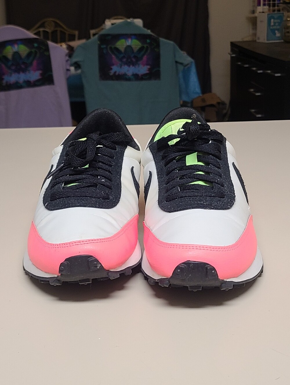 Nike Daybreak Summit White Sunset Pulse casual running sneakers size 9 - Picture 2 of 9